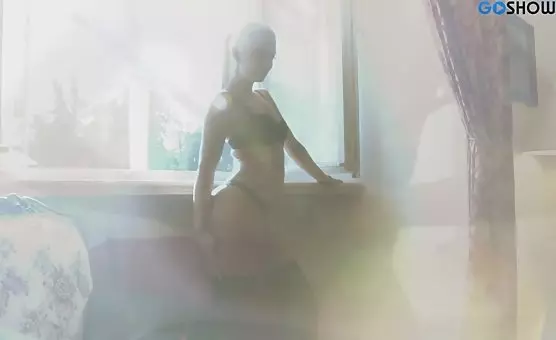 Blonde Unveils Tempting Erotic Secrets